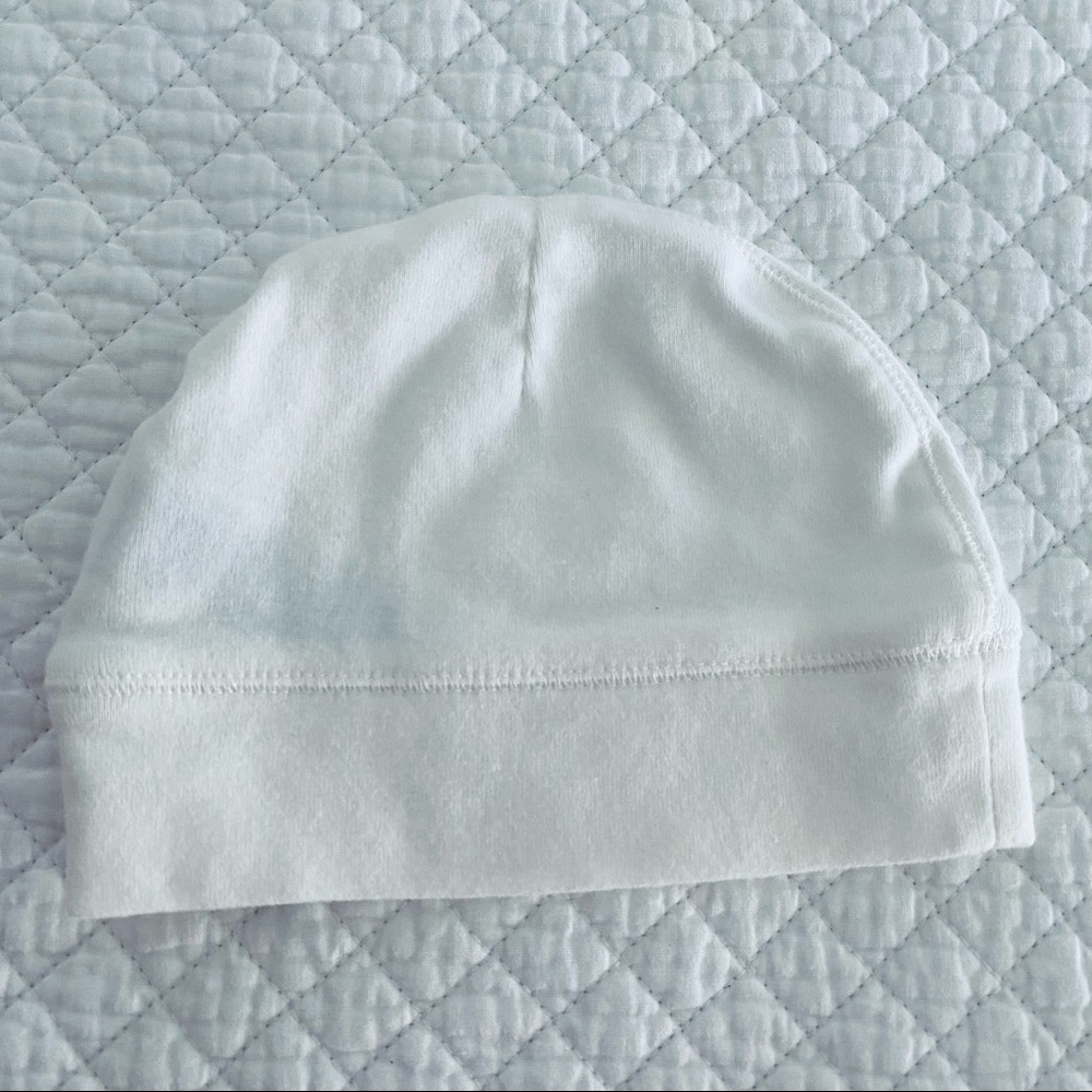 SOLD Burberry Baby Hat Size 3M - Picture 2 of 6